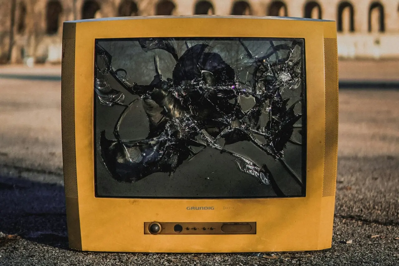 AI le ajută pe oameni să scape de funcțiile smart de pe TV-uri