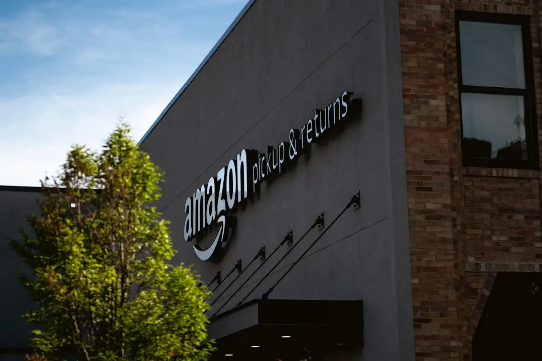 Amazon, sub presiunea investitorilor: Profiturile dezamăgesc în ciuda avansului cloud