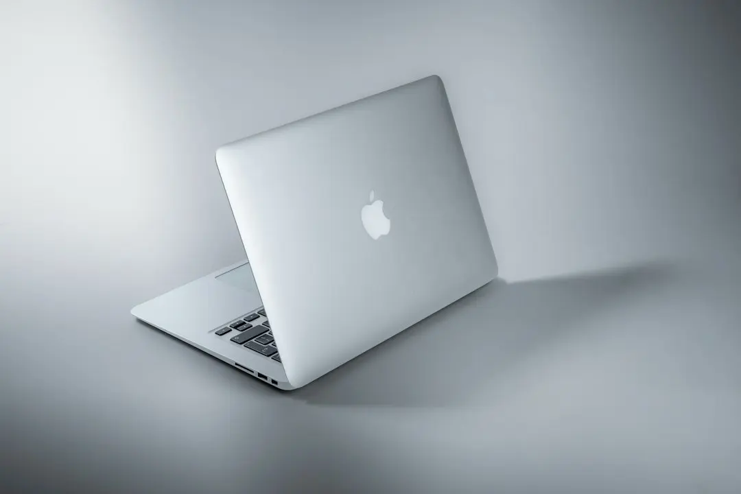 MacBook Pro cu ecran tactil și Dynamic Island: Apple schimbă regulile