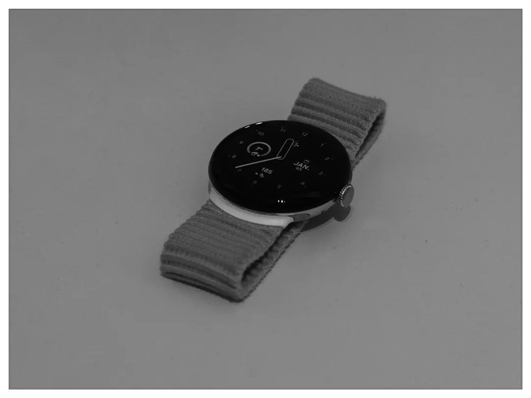 Google Pixel Watch 5 LTE la reducere: 399,99 dolari pe Amazon