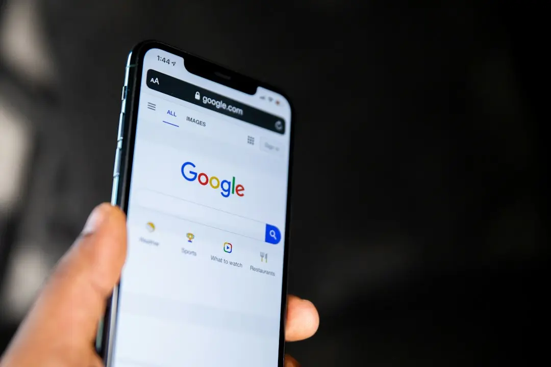 Google testează poze mai mici în aplicația Telefon