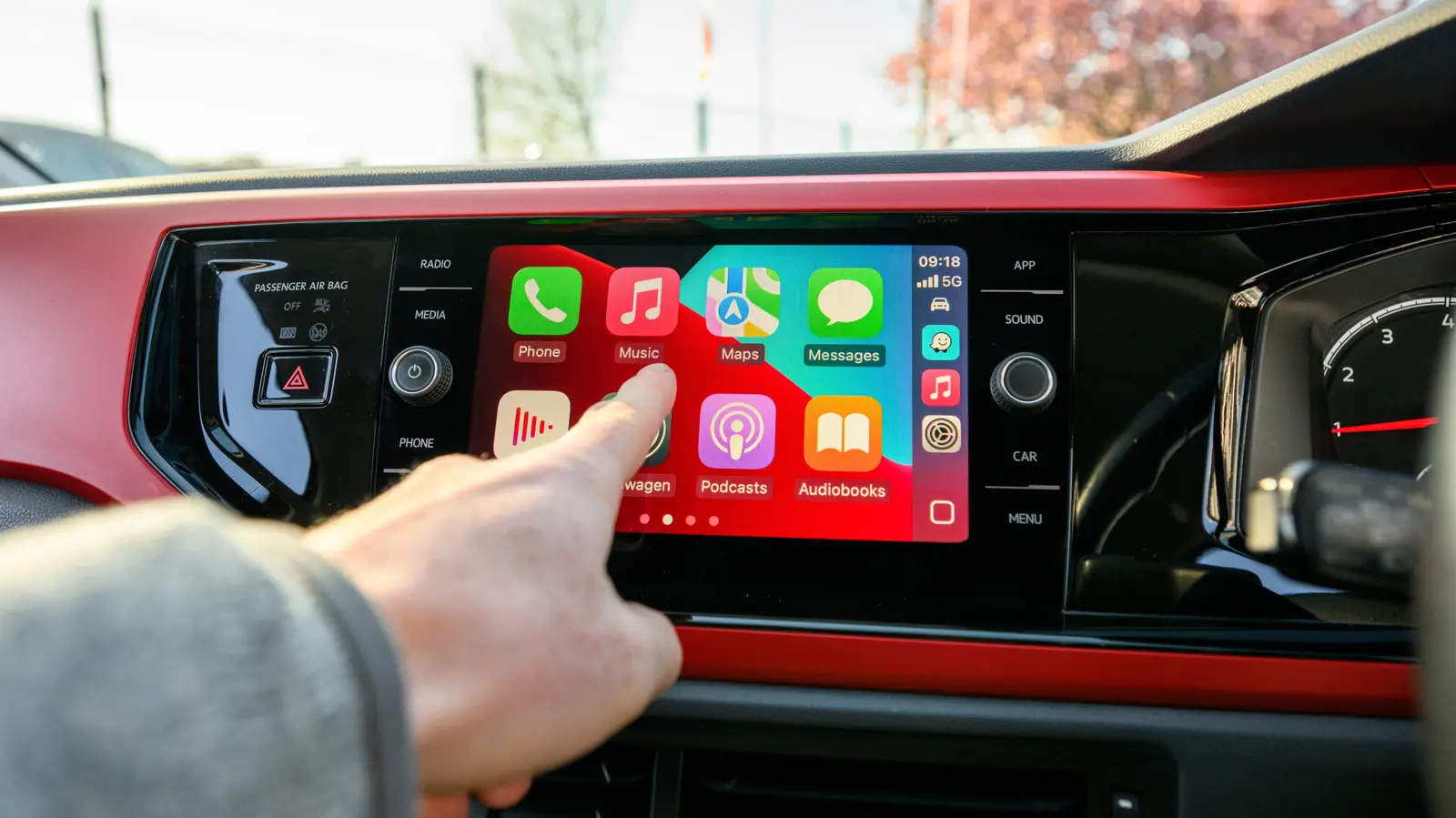 Funcționează noile caracteristici CarPlay pe iPhone 13 după actualizarea la iOS 27?