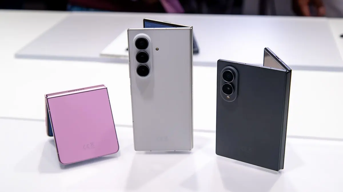 Samsung plană șase telefoni pliabili pentru 2027, inclusiv un model „Slide