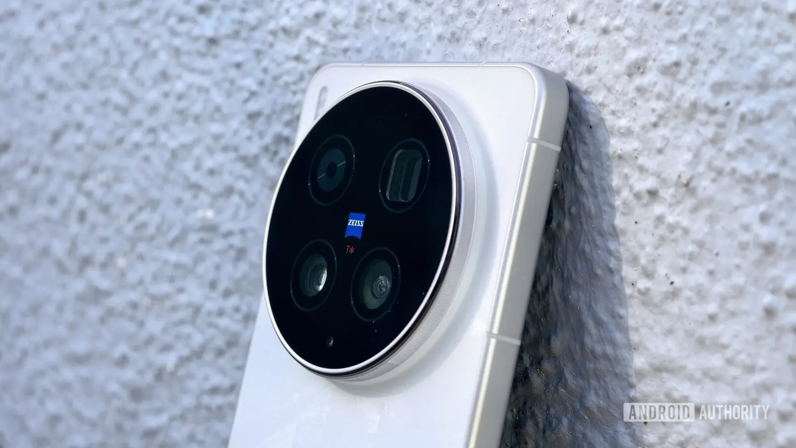 Vivo X500 Ultra amenință giganții din industrie cu un zoom colosal!