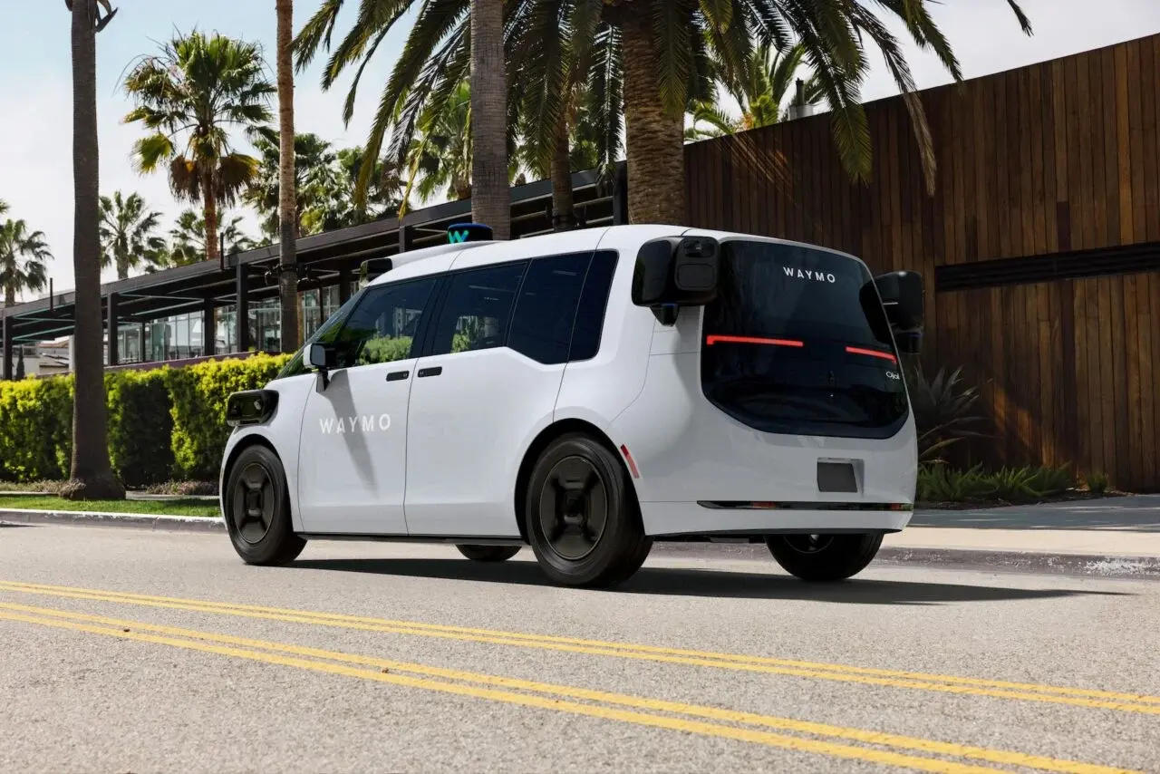 Waymo vrea 20.000 de taxiuri fără șofer până în 2027